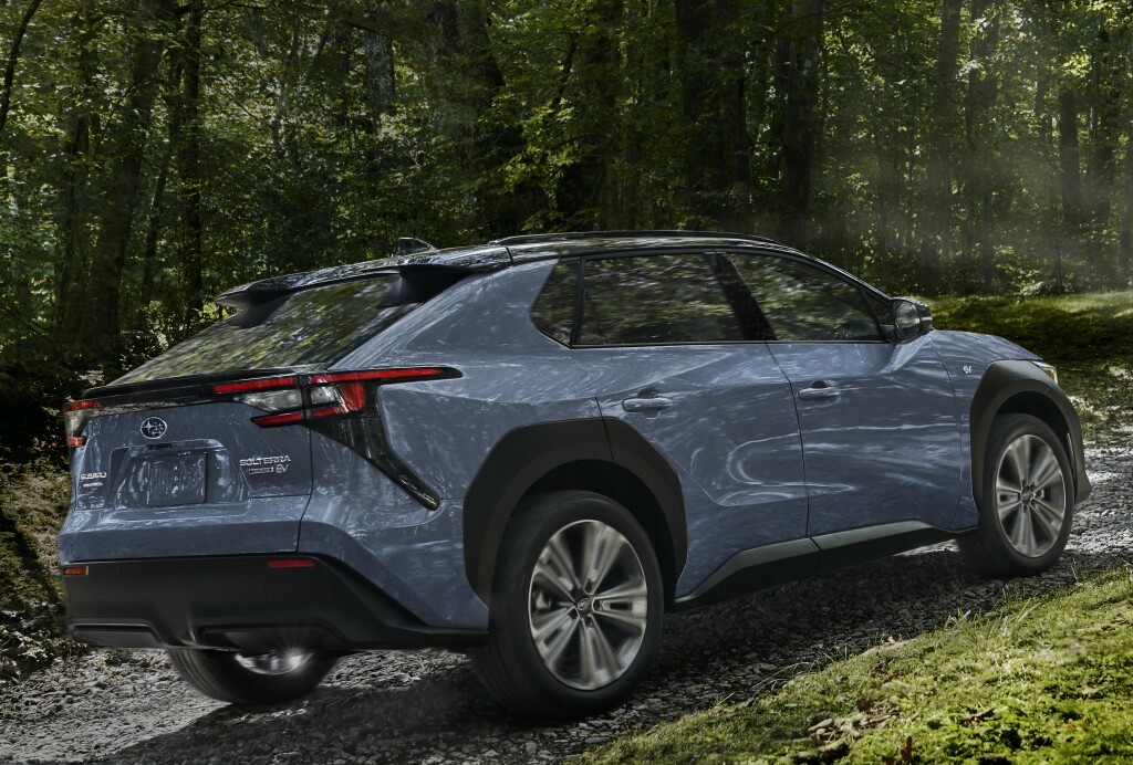 Subaru Solterra photo 12