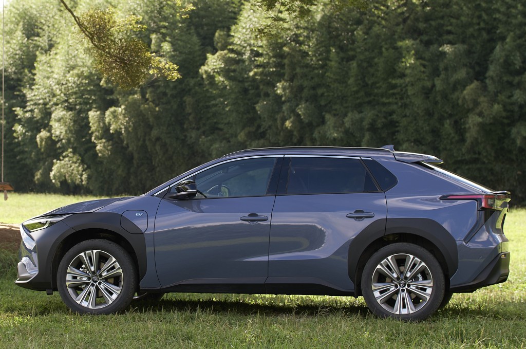 Subaru Solterra photo 6