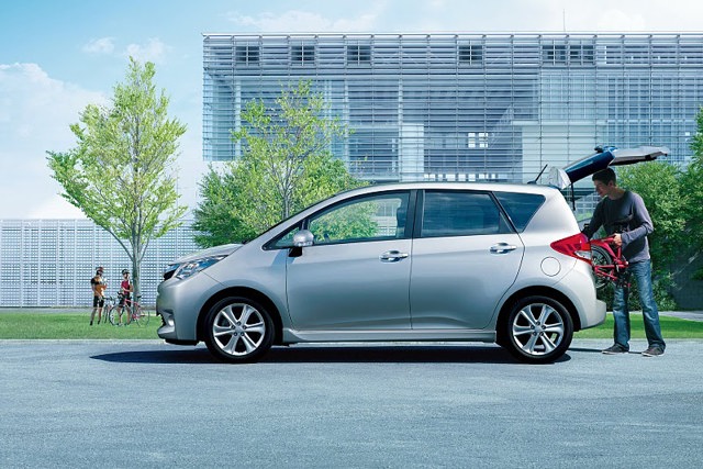 Subaru Trezia photo 8