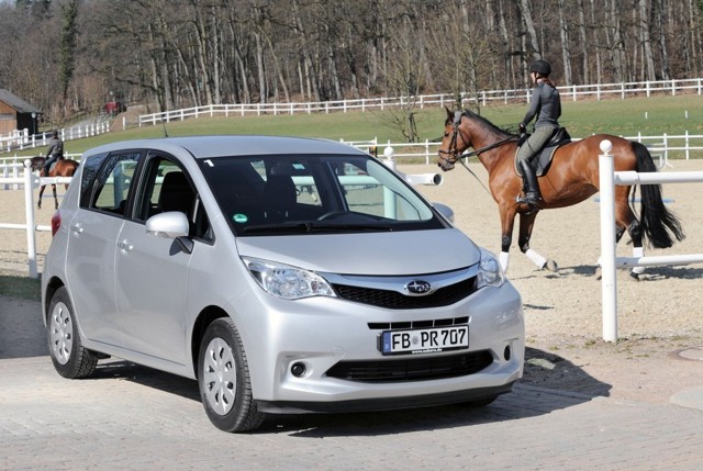Subaru Trezia photo 17