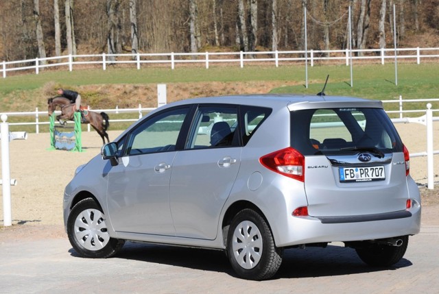 Subaru Trezia photo 23