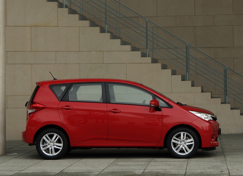 Subaru Trezia photo 36