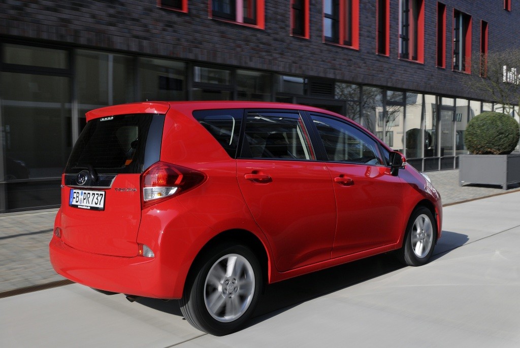 Subaru Trezia photo 40