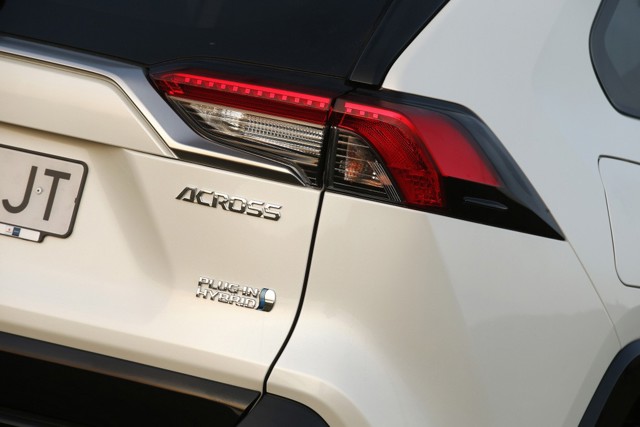 Suzuki Across foto 4