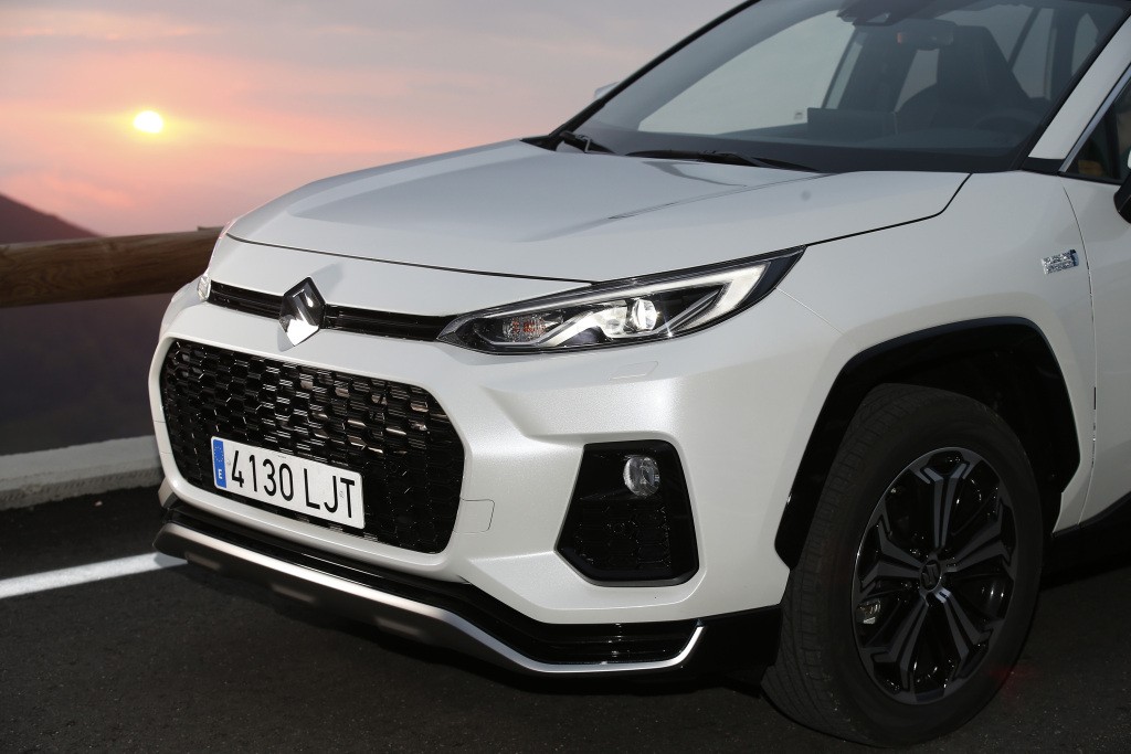 Suzuki Across photo 7