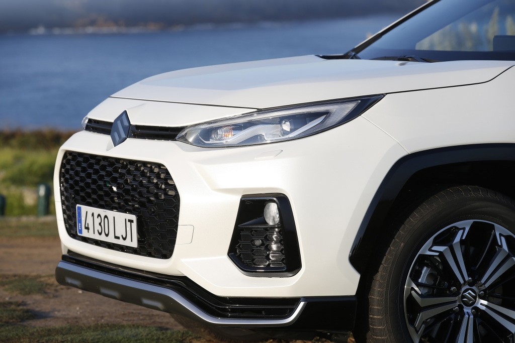 Suzuki Across photo 8