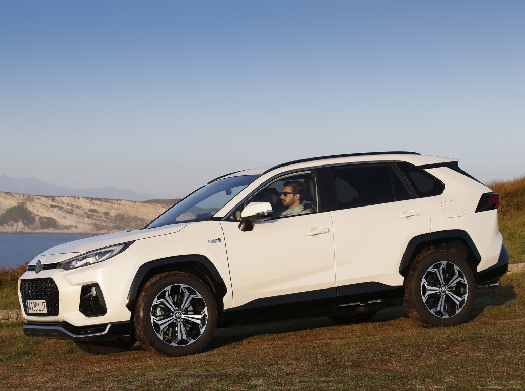 Suzuki Across photo 9