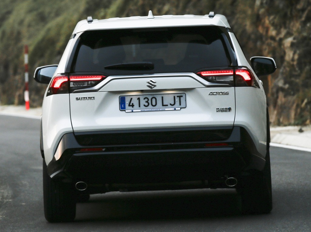 Suzuki Across photo 10