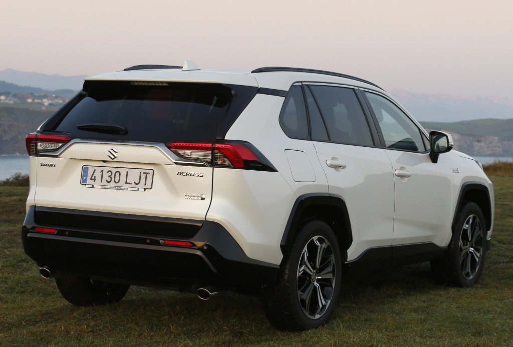 Suzuki Across photo 12