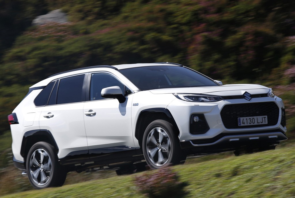 Suzuki Across photo 16