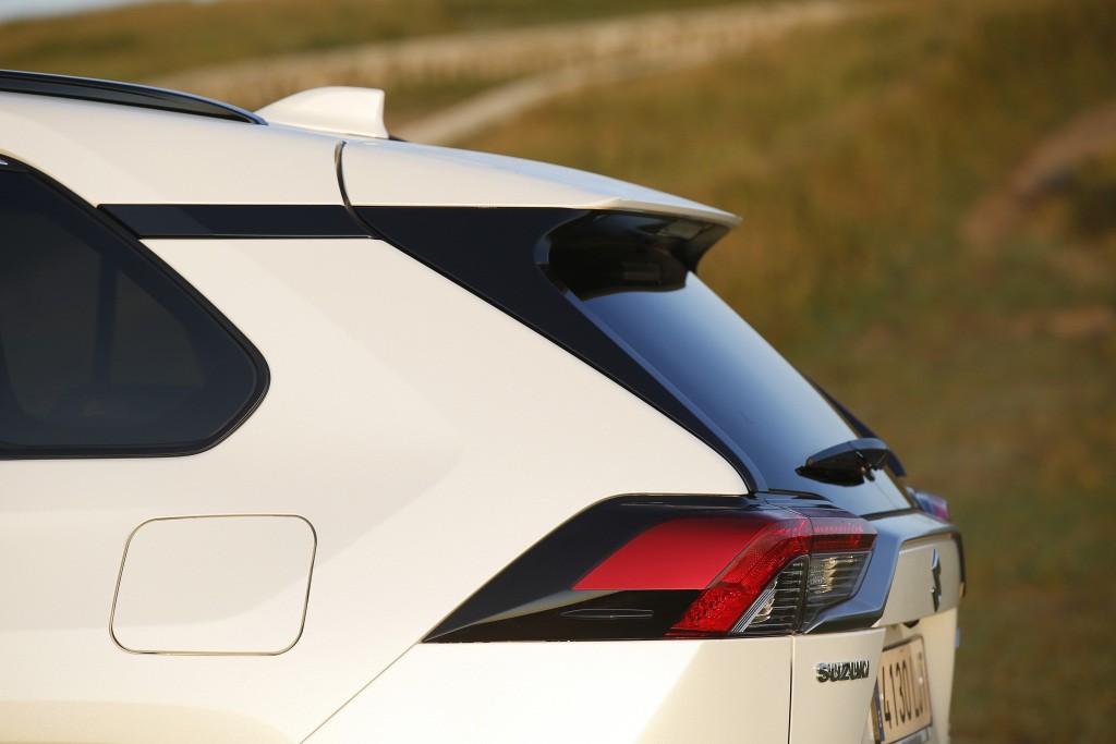 Suzuki Across photo 25