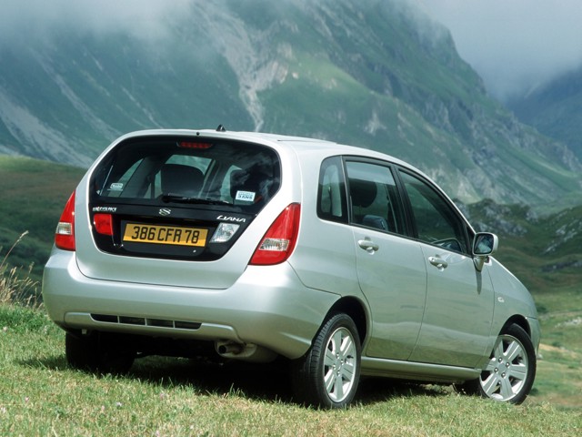 Suzuki Aerio / Liana Hatchback photo 16