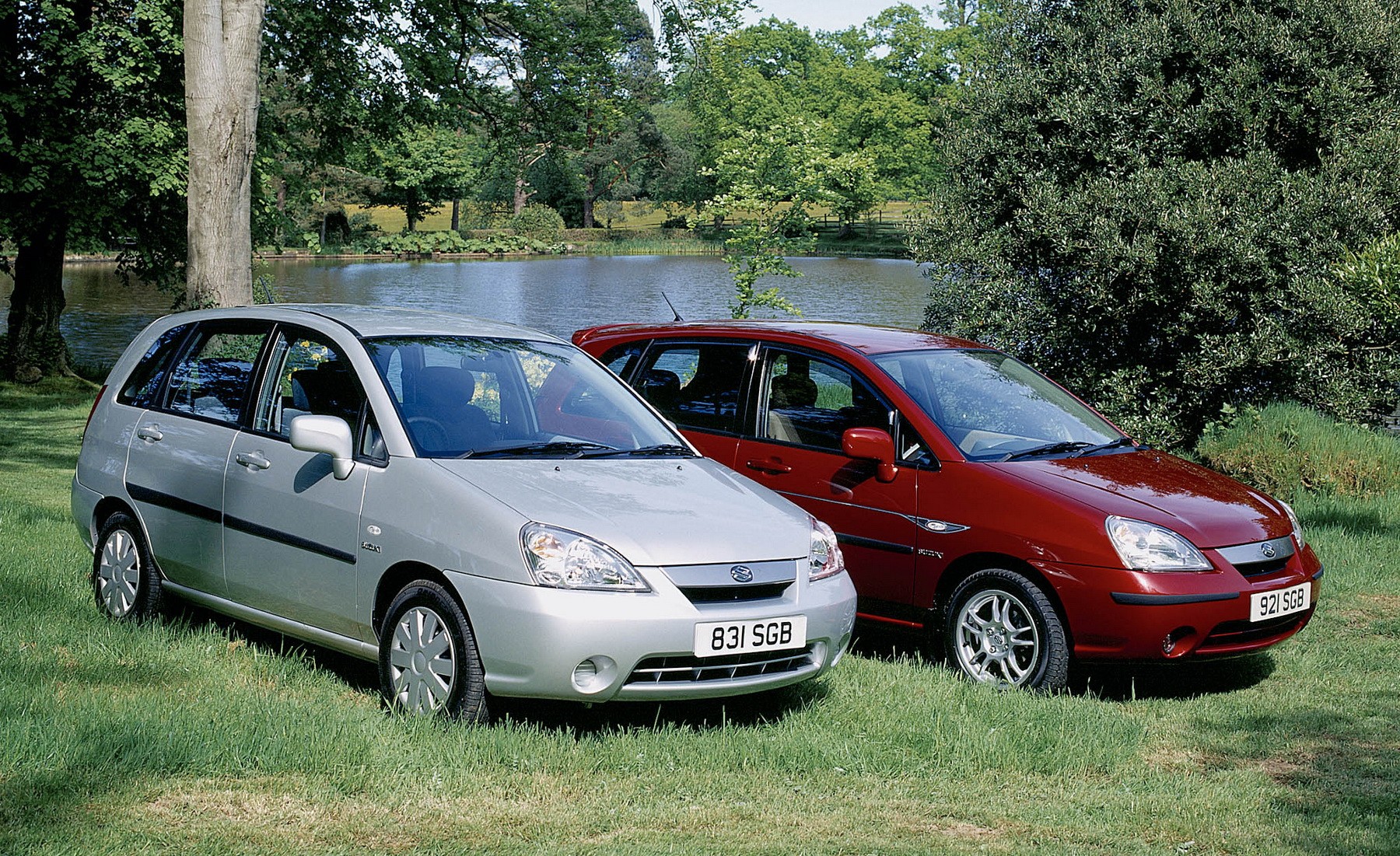Suzuki Aerio / Liana Hatchback photo 17