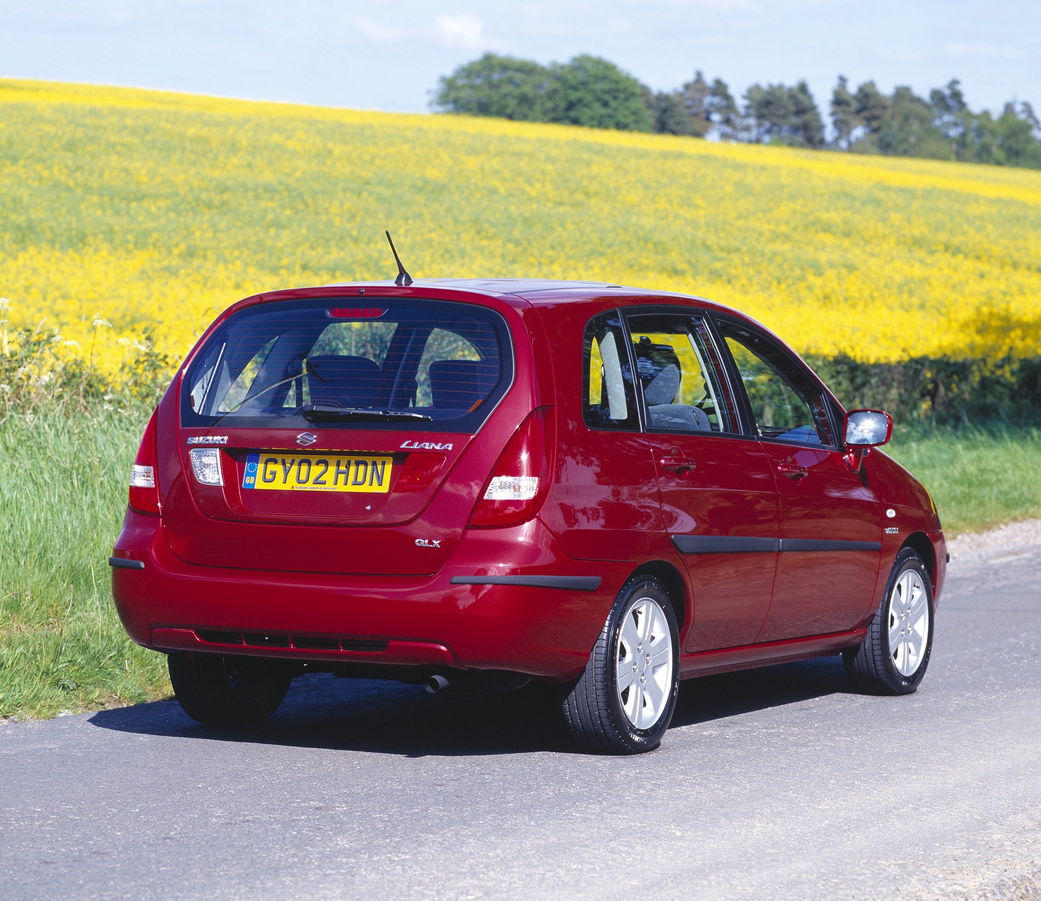 Suzuki Aerio / Liana Hatchback photo 19