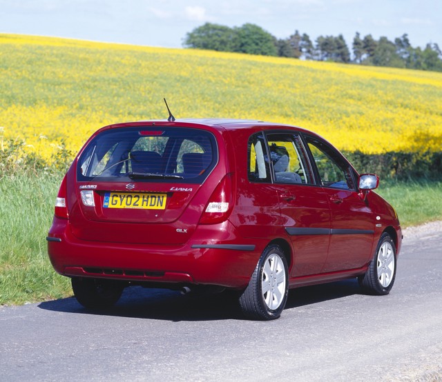 Suzuki Aerio / Liana Hatchback photo 19
