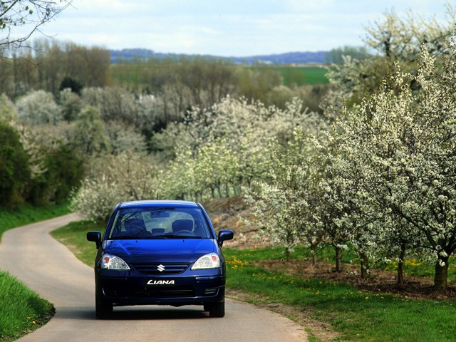 Suzuki Aerio / Liana Hatchback photo 23