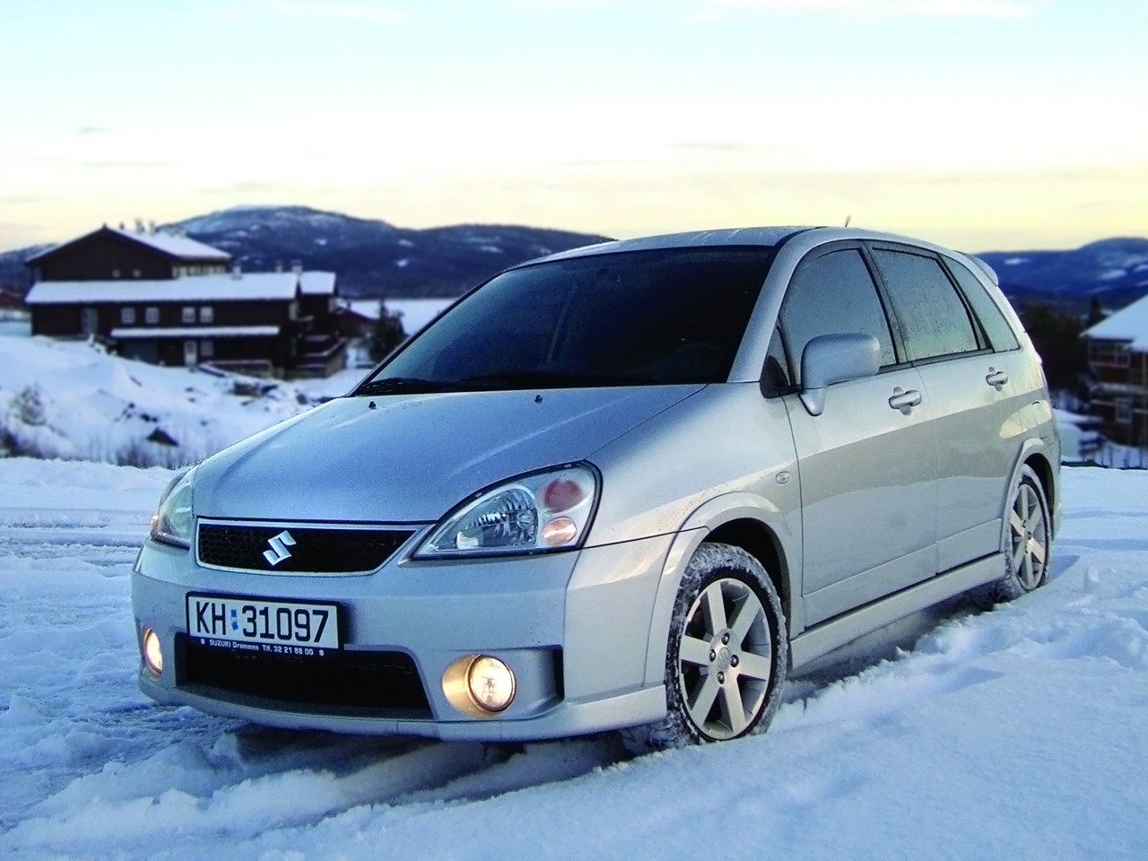 Suzuki Aerio / Liana Hatchback photo 24