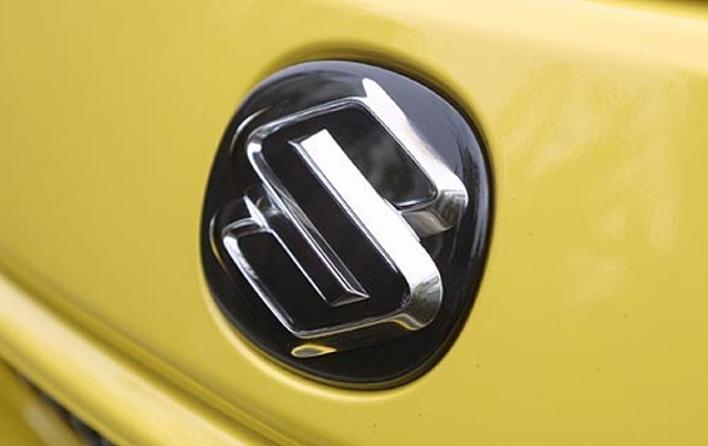 Suzuki Aerio / Liana Hatchback photo 5