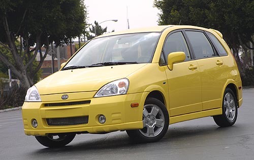 Suzuki Aerio / Liana Hatchback photo 9