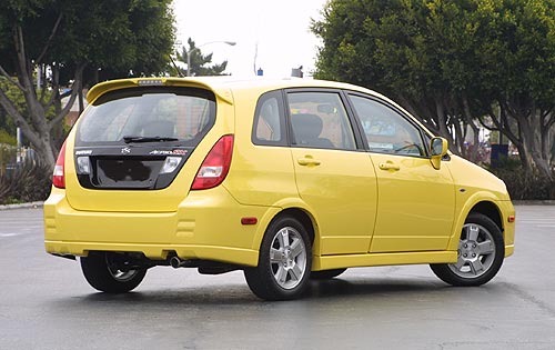 Suzuki Aerio / Liana Hatchback photo 11