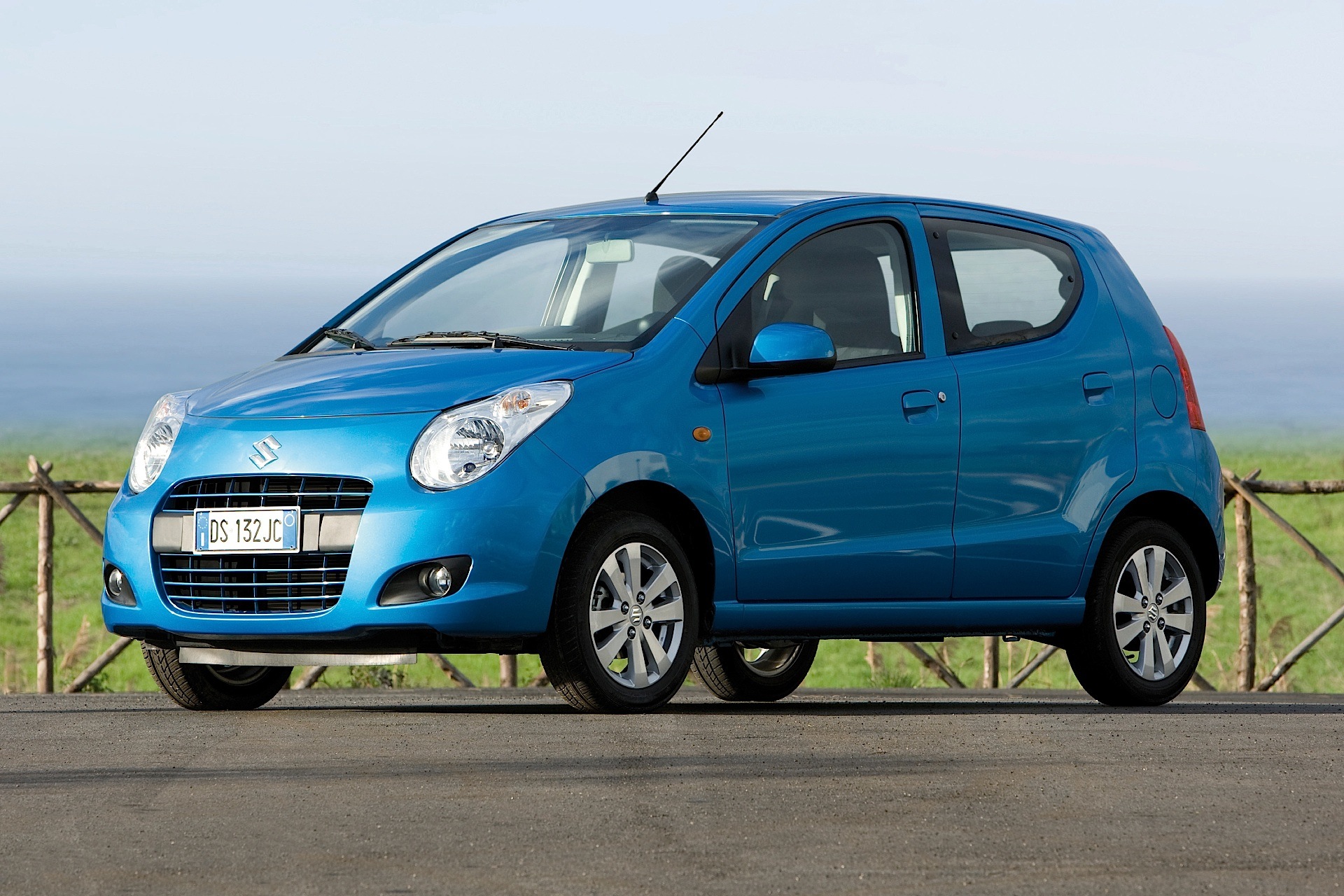 Suzuki Alto photo 12