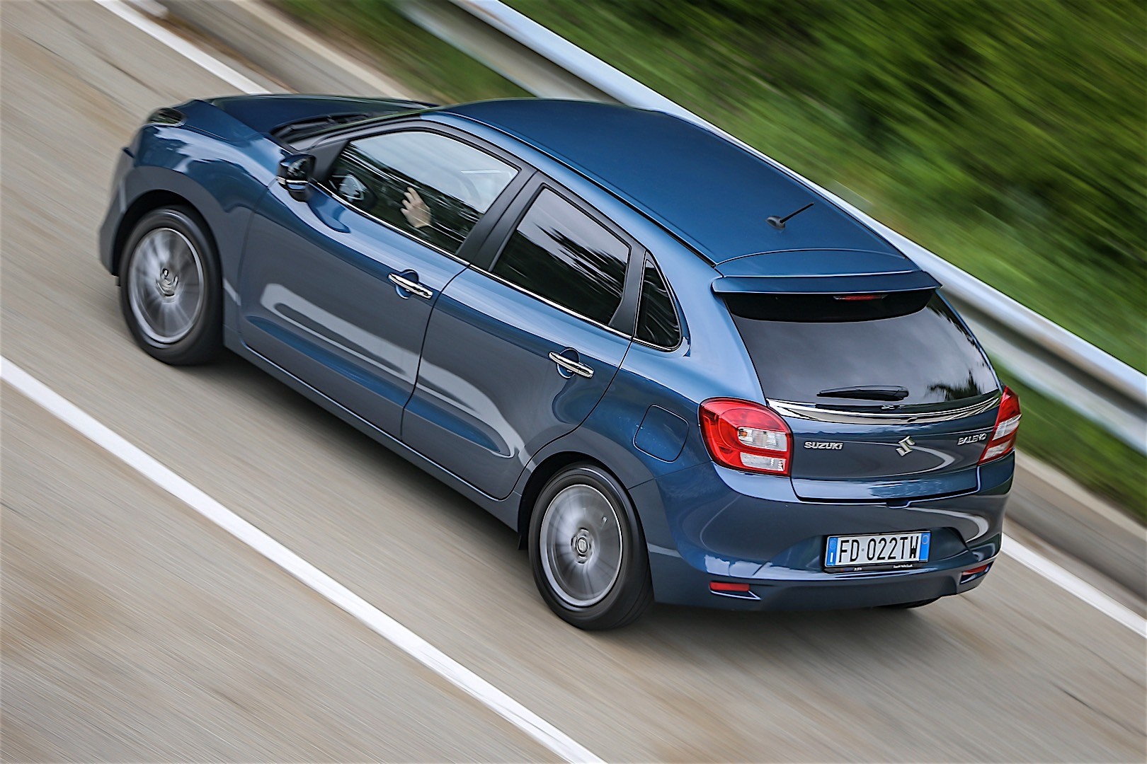 Suzuki Baleno photo 4