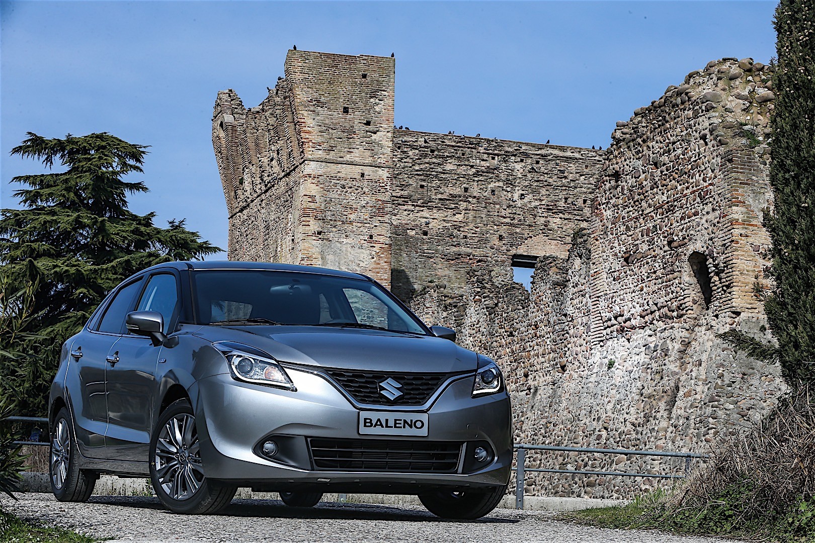 Suzuki Baleno photo 10