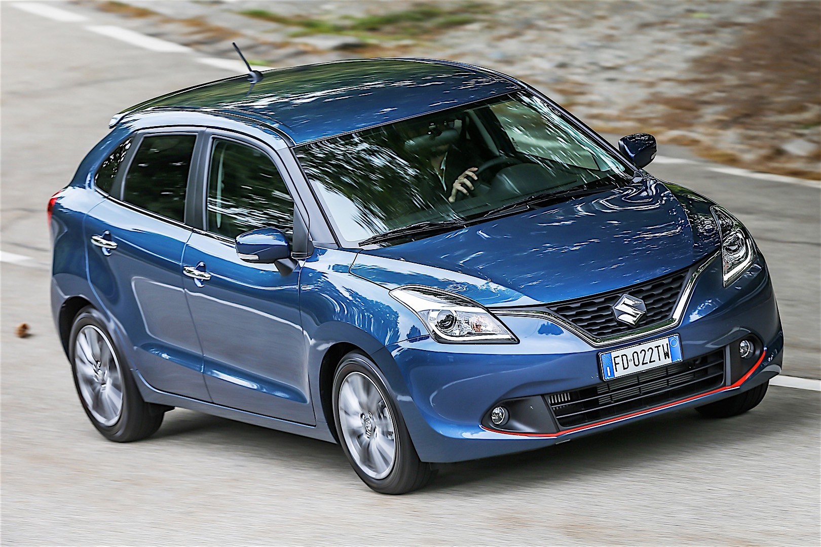 Suzuki Baleno photo 12