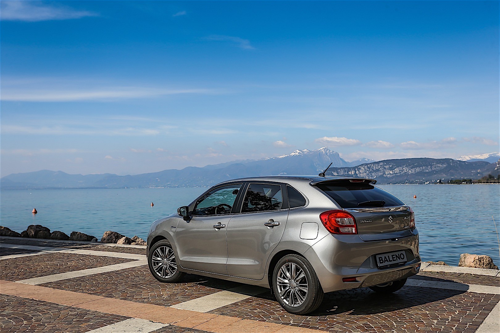 Suzuki Baleno photo 17