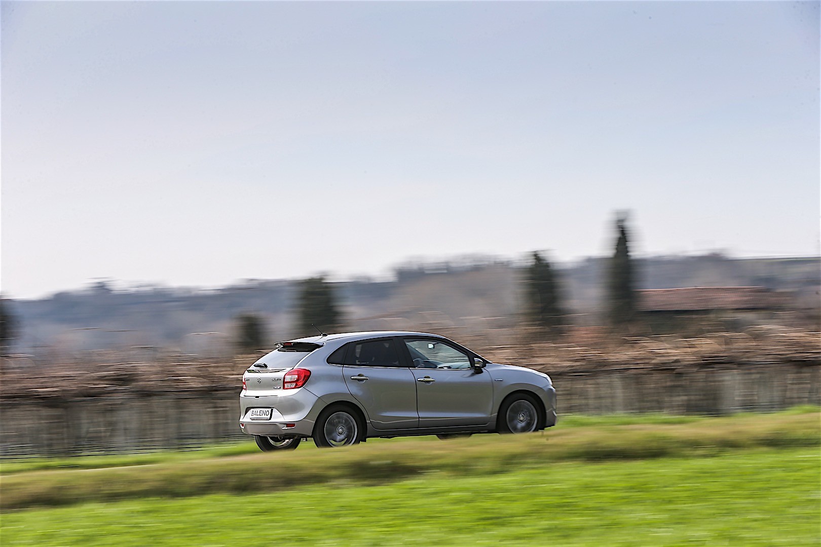 Suzuki Baleno photo 18
