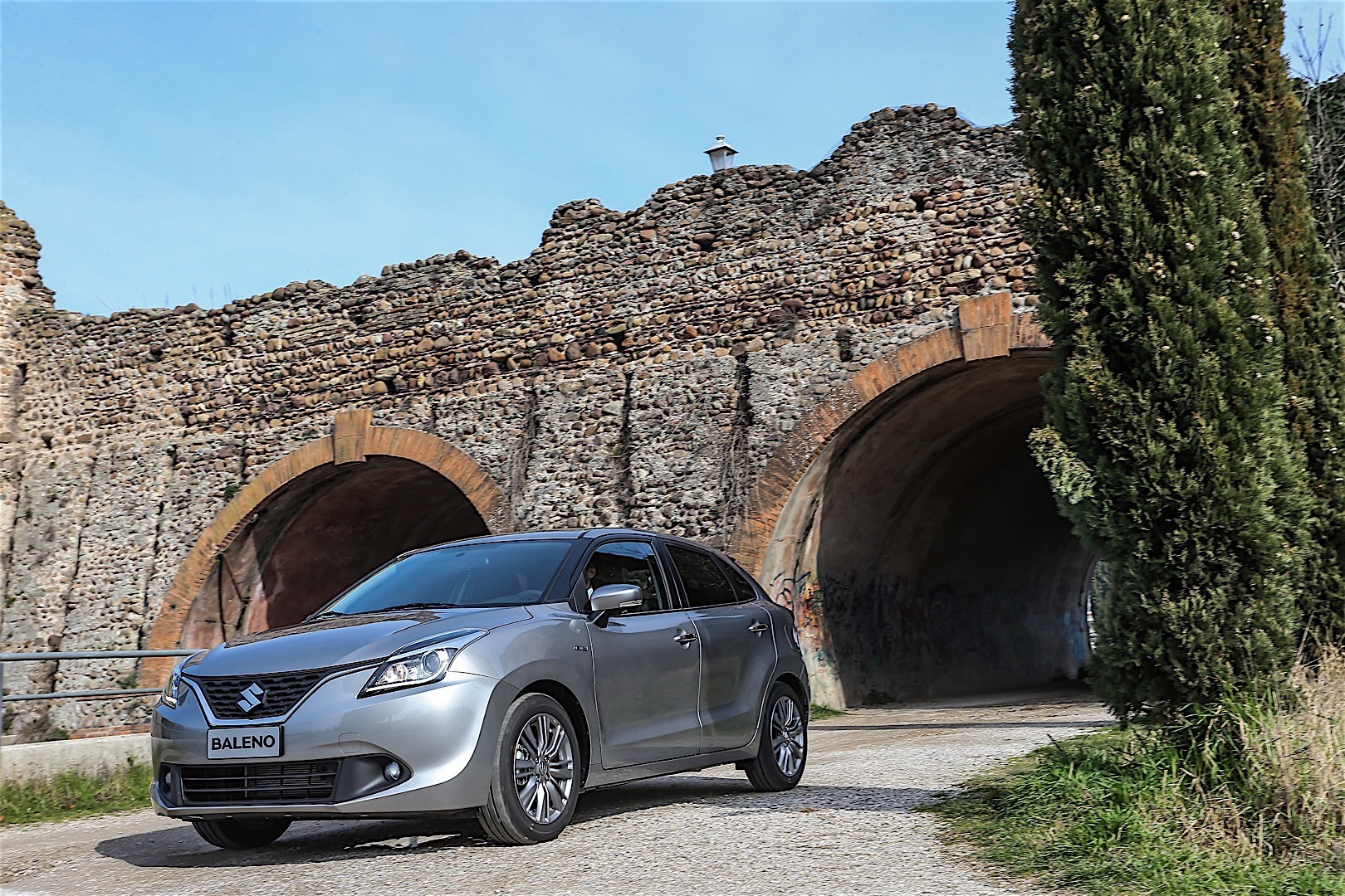 Suzuki Baleno photo 20