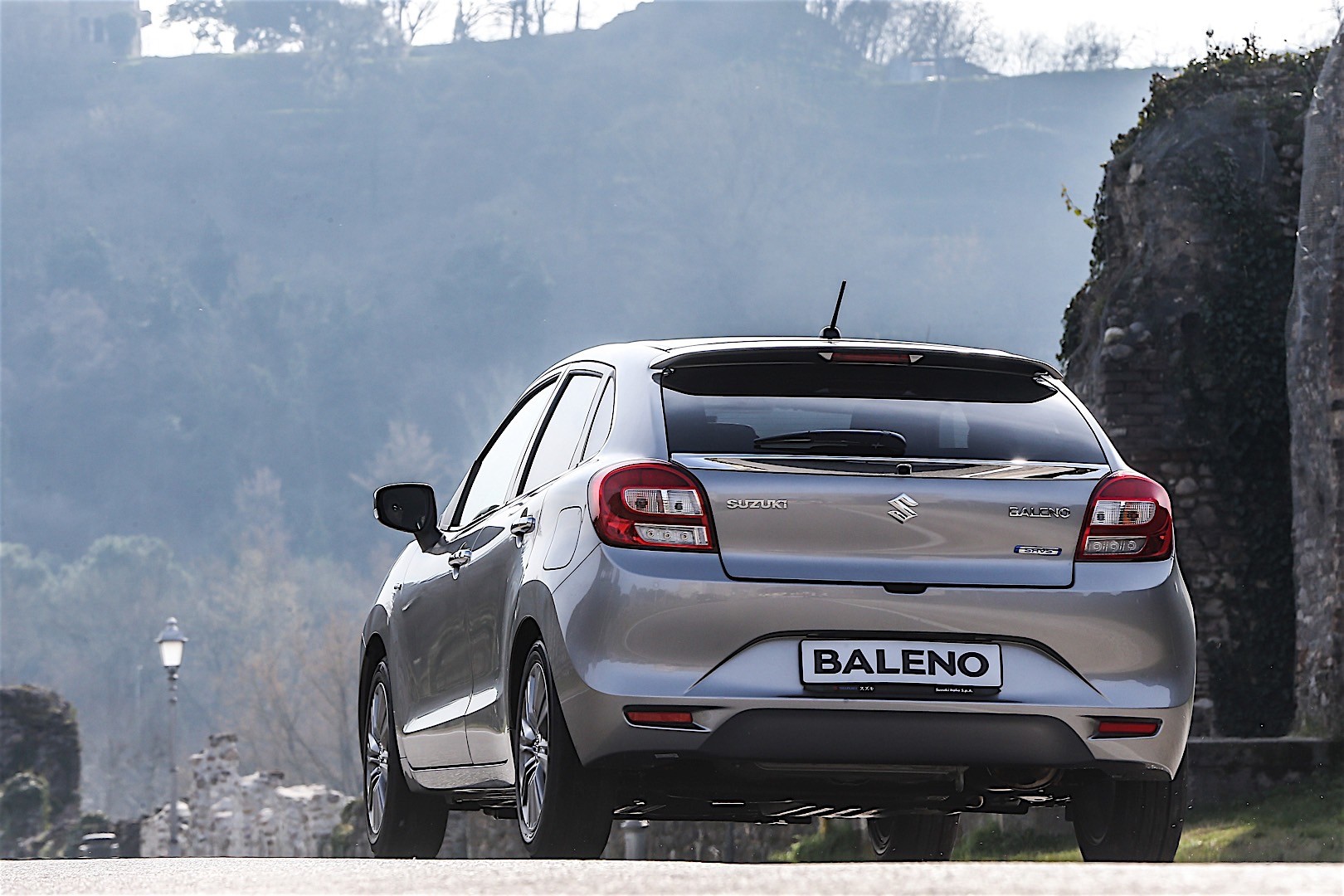 Suzuki Baleno photo 24