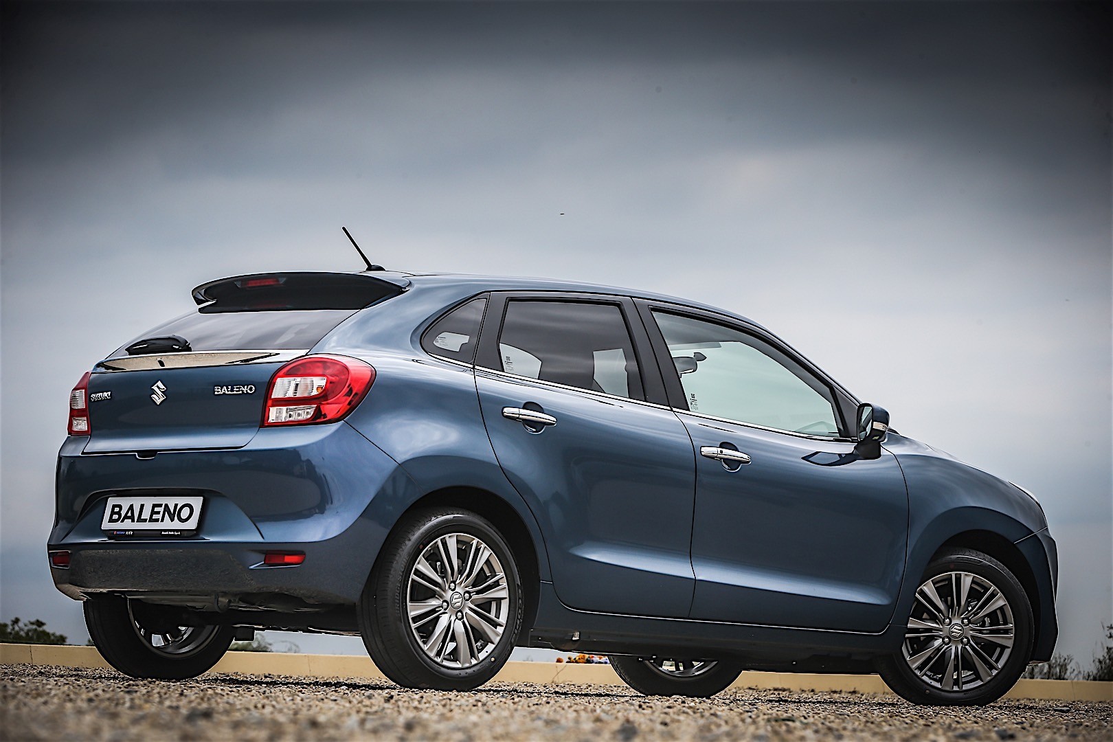 Suzuki Baleno photo 33