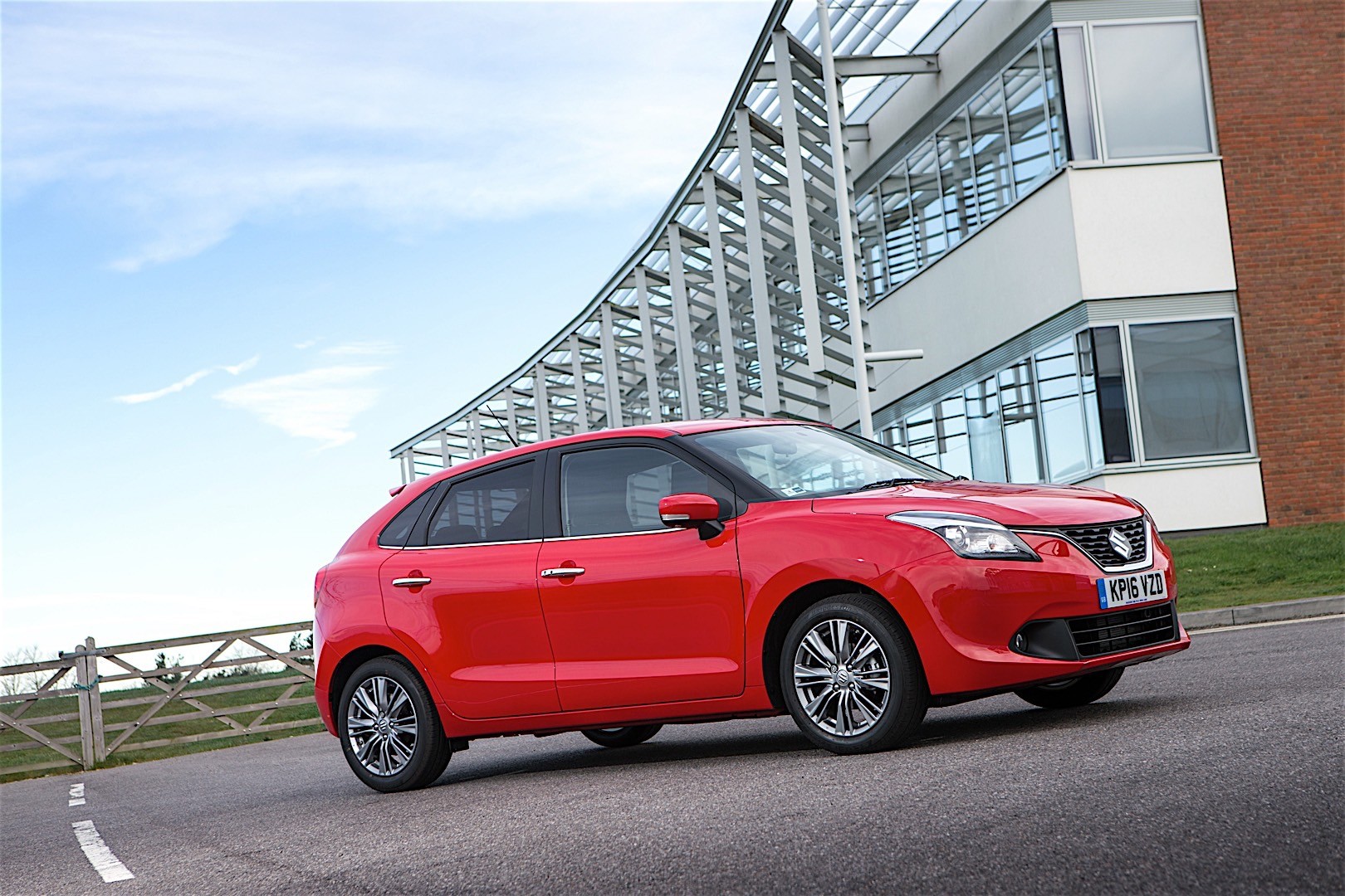 Suzuki Baleno photo 34