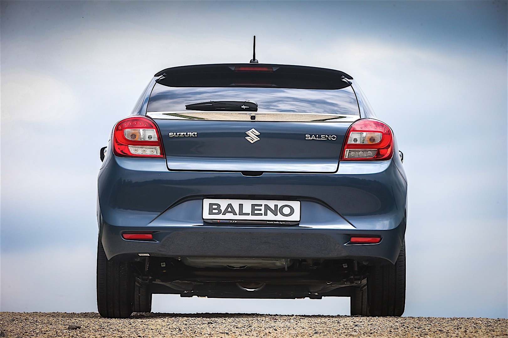 Suzuki Baleno photo 37