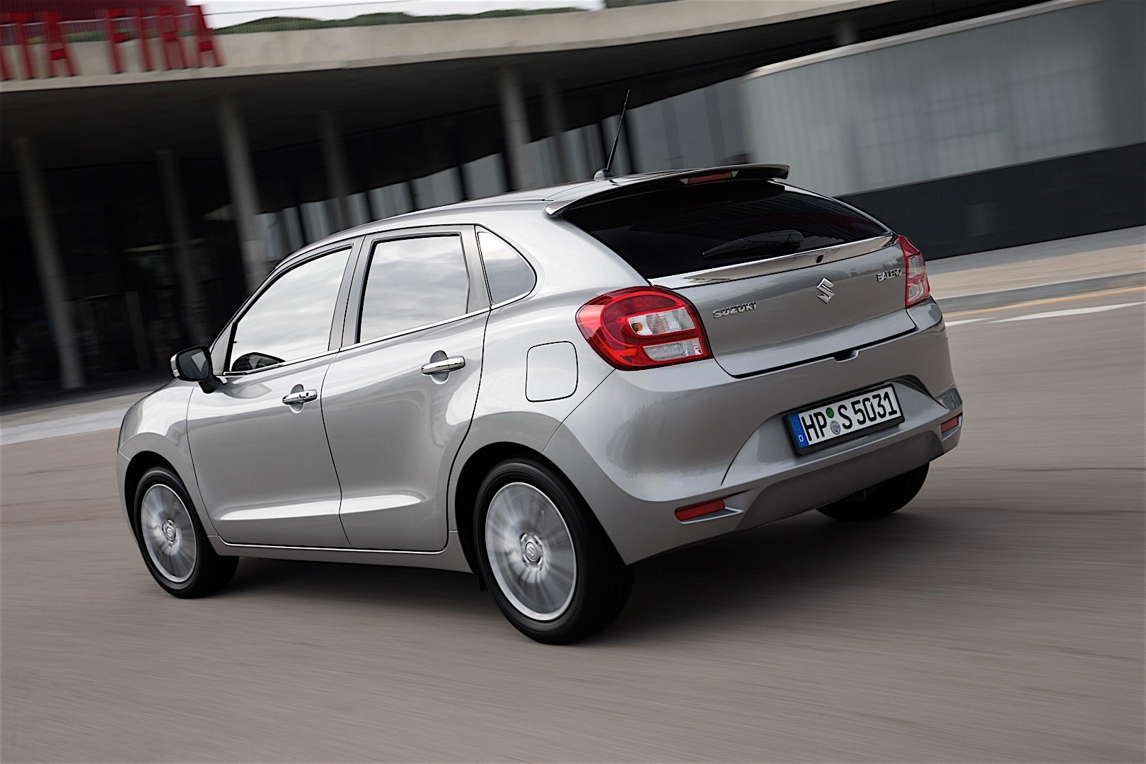 Suzuki Baleno photo 41