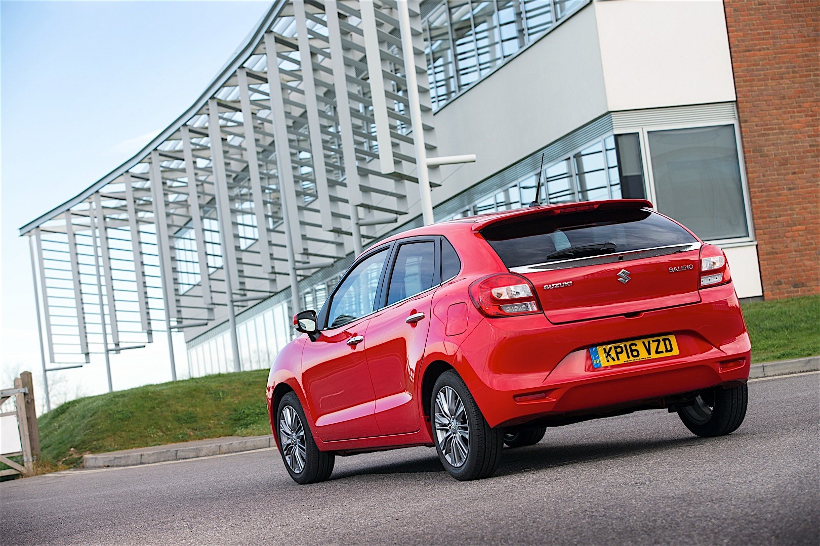 Suzuki Baleno photo 57