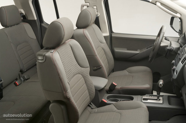 Suzuki Equator foto 14