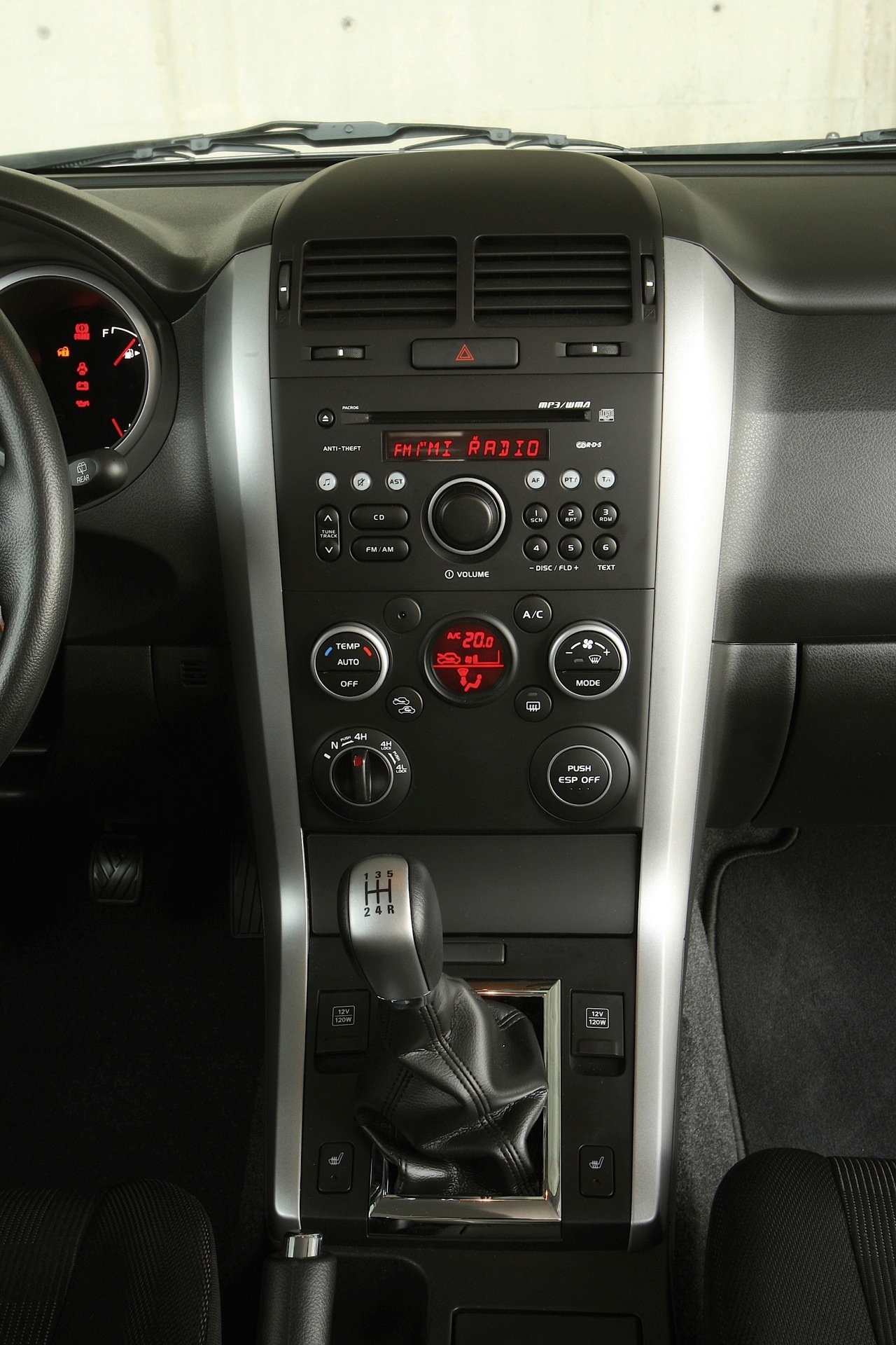 Suzuki Escudo / Grand Vitara 3 Doors photo 14