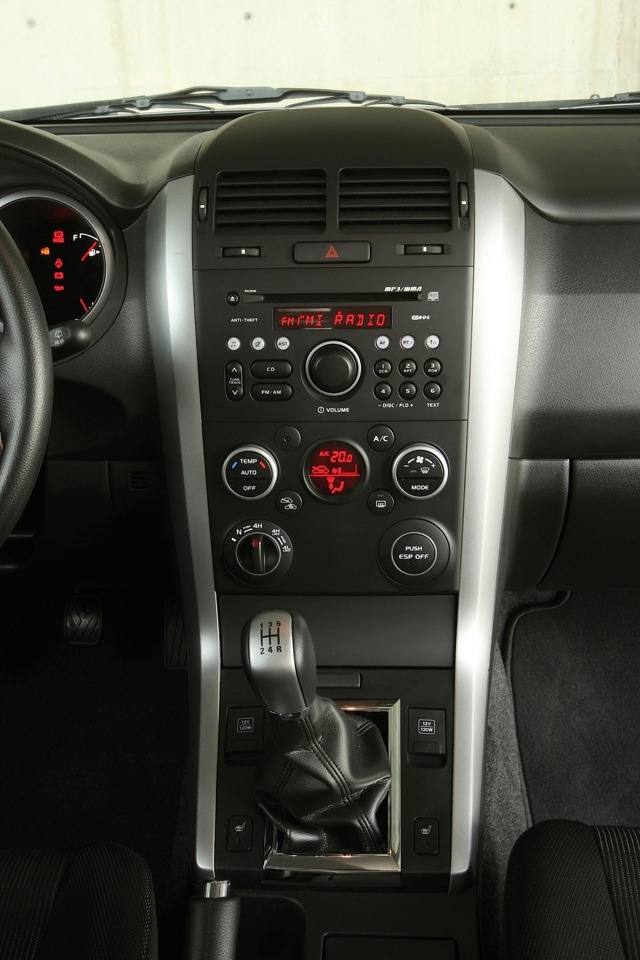 Suzuki Escudo / Grand Vitara 3 Doors photo 14