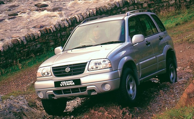 Suzuki Escudo / Grand Vitara 5 Doors photo 16