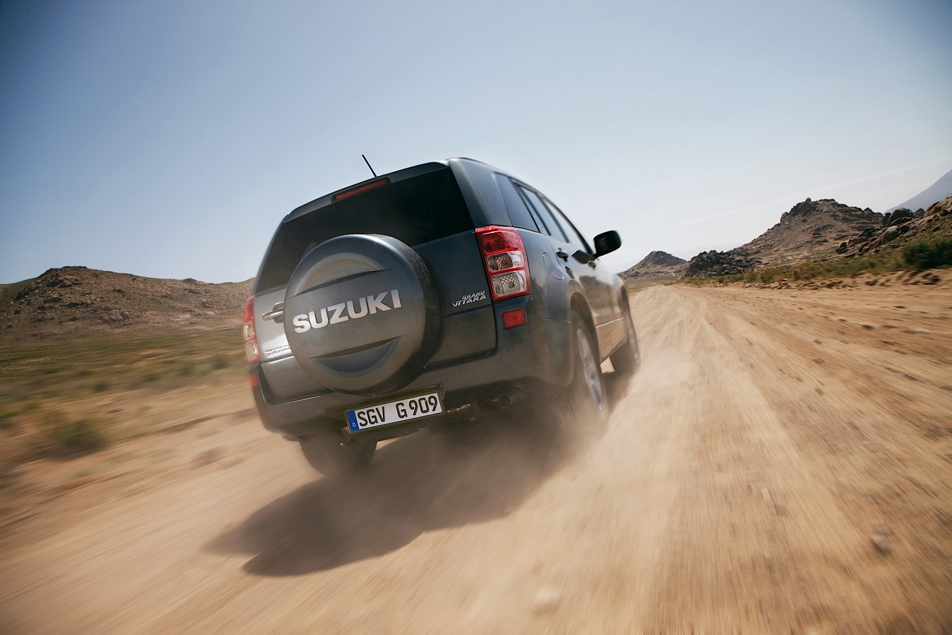 Suzuki Escudo / Grand Vitara 5 Doors photo 9