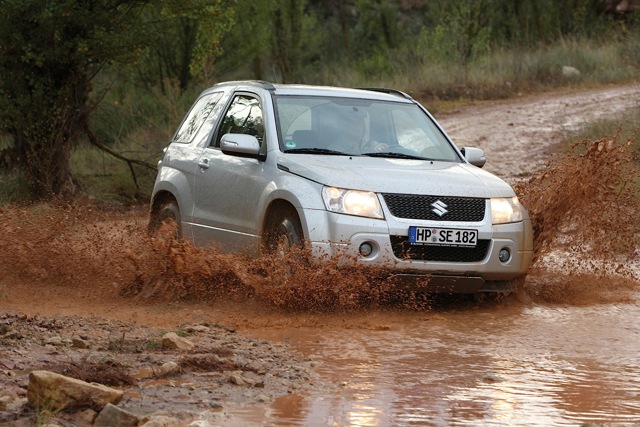 Suzuki Escudo / Grand Vitara 5 Doors photo 11