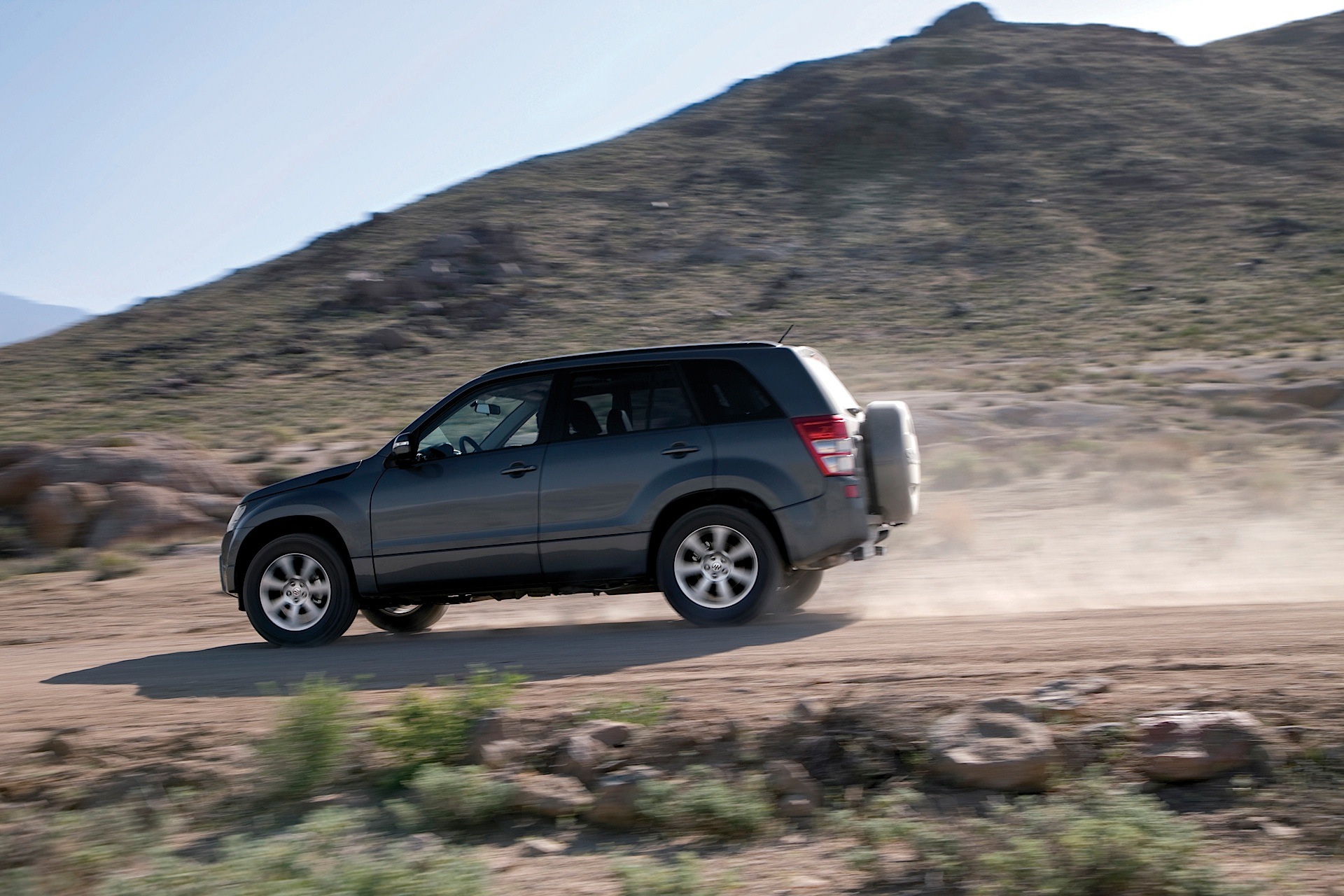 Suzuki Escudo / Grand Vitara 5 Doors photo 13