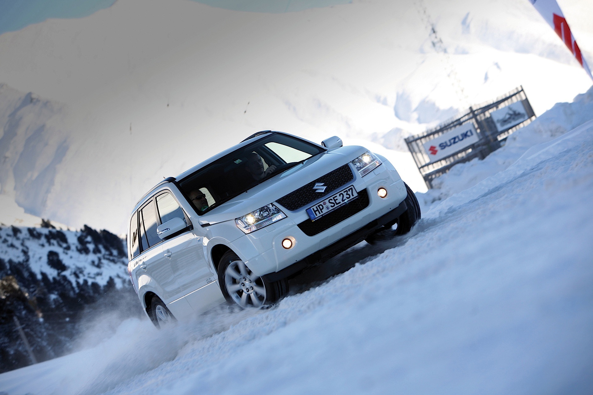 Suzuki Escudo / Grand Vitara 5 Doors photo 8