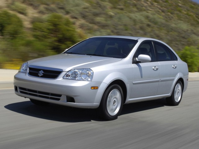 Suzuki Forenza Sedan Foto 6