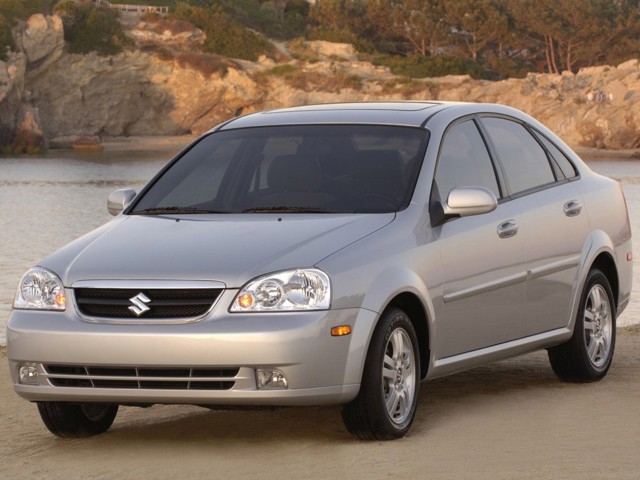 Suzuki Forenza Sedan Foto 7