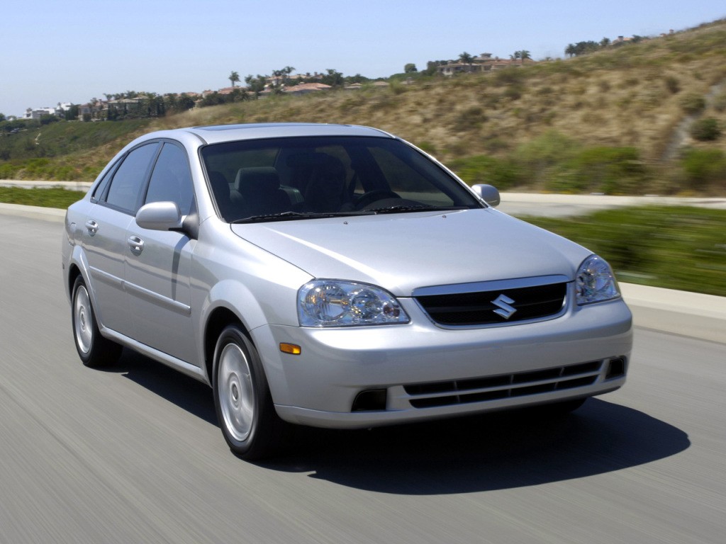 Suzuki Forenza Sedan photo 9