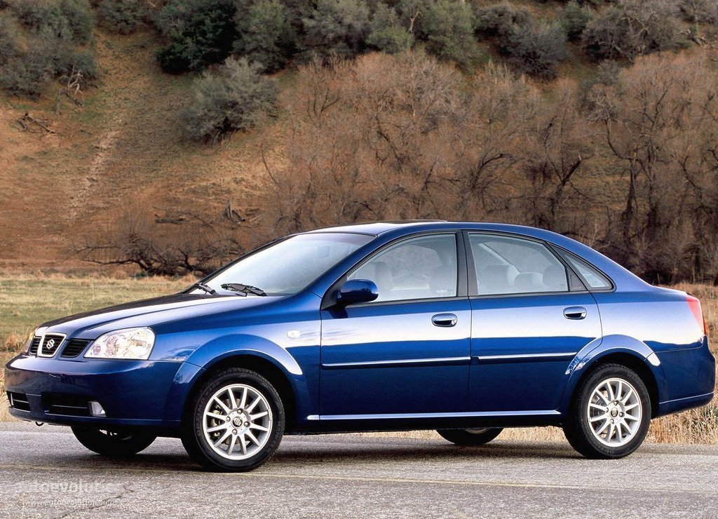 Suzuki Forenza Sedan photo 3