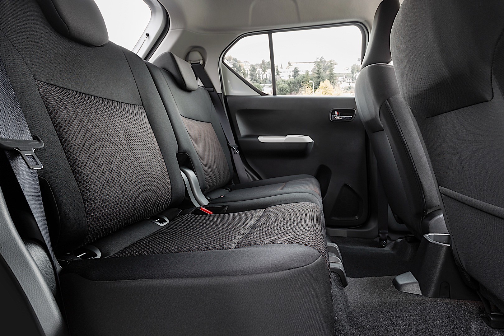 Suzuki Ignis photo 46